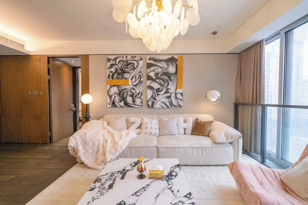 Zhome-Three Bedroom Luxury Suite2
