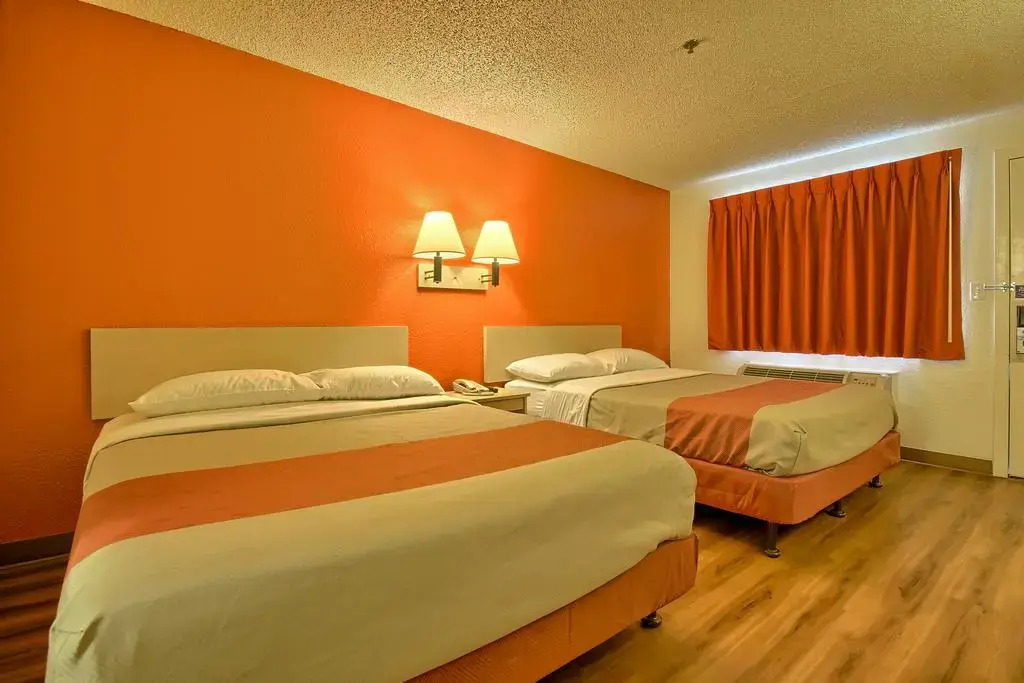 Motel 6 Fresno - SR 99