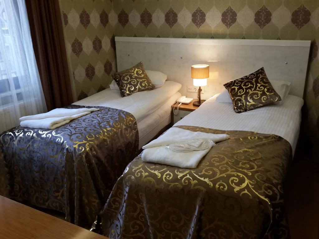 Know Hotel & Hostel