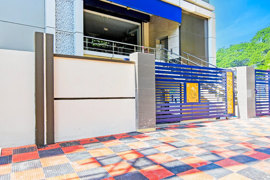 Super OYO Townhouse Dwarakanagar Near Gurudwara
