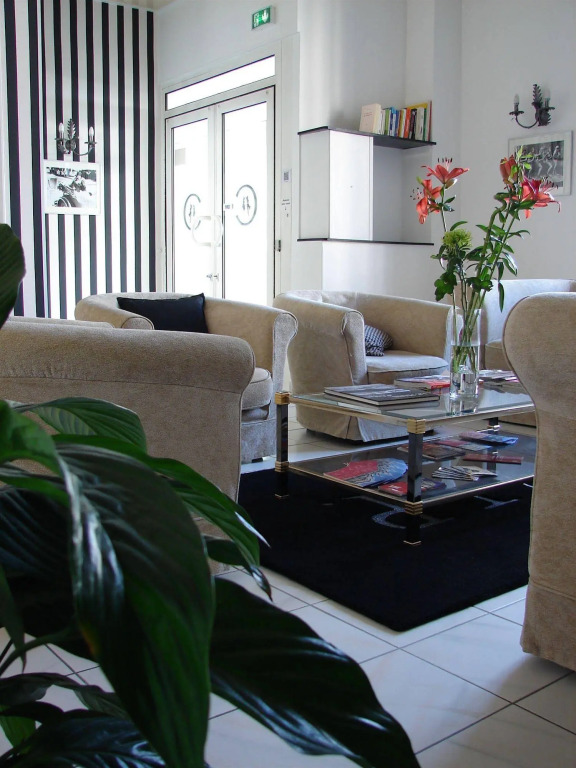 Logis Hotel - Le Charleston