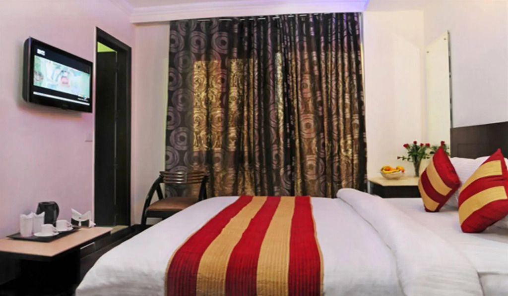 Hotel Cosmo Near BLK Hospital Karol Bagh