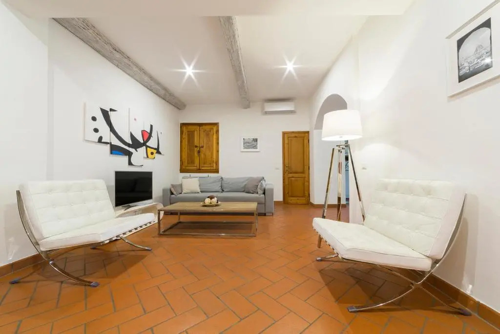 Santa Maria Novella 6 sleeps near the central station