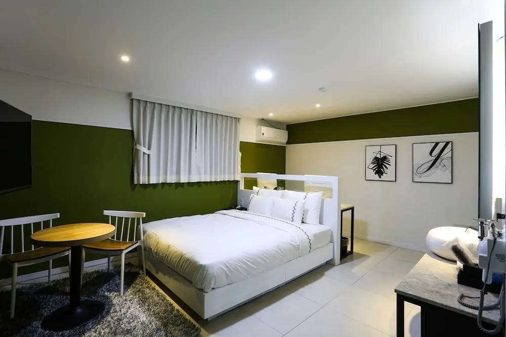 Seocheon Moonlight Night Hotel