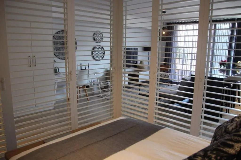 Mondaine Central Luxurious Spacious And Trendy