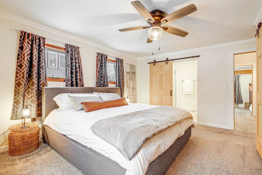Family-friendly Home w/ Hot Tub, Near Lake George!