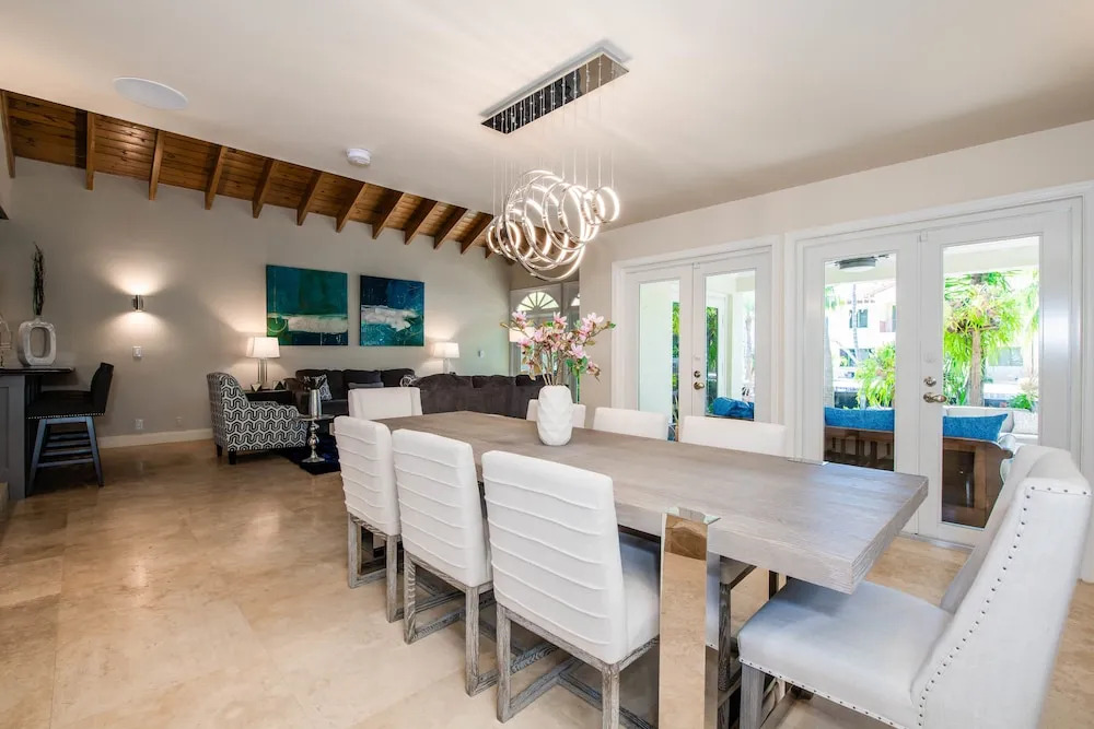 The House of 425 Coral Way 5 Bedrooms 4.5 Bathrooms Home