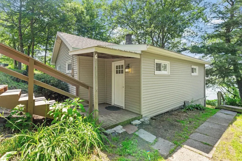 Riverfront Home w/ Tranquil Views in Schaghticoke