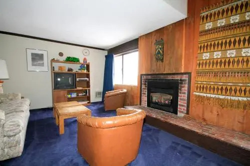 Mammoth Ski Racquet Club 129