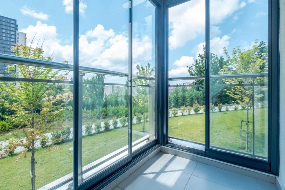 Elegant Flat With Balcony in Kartal