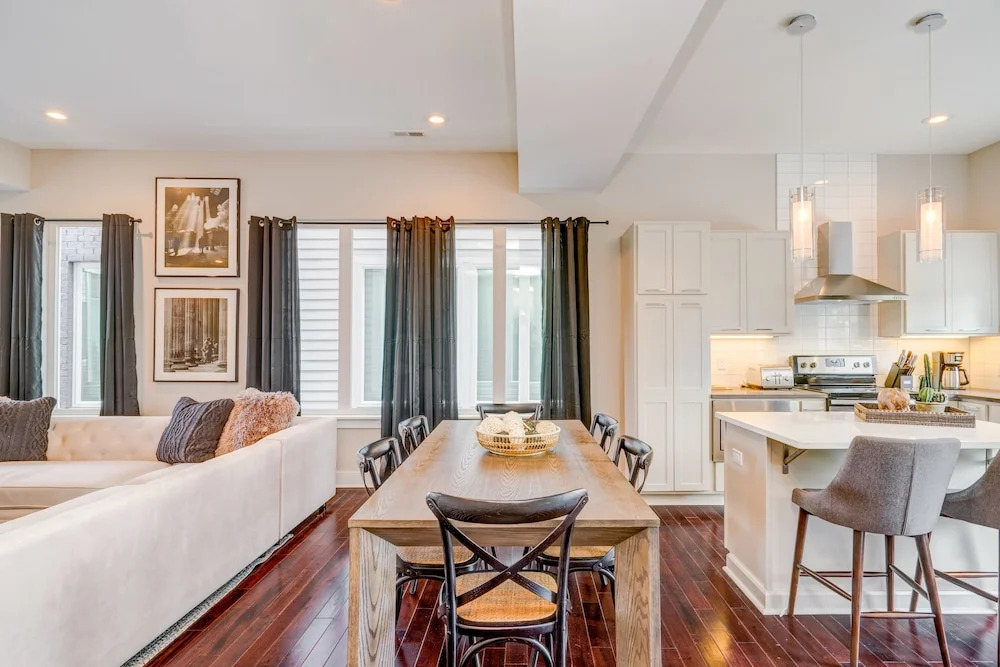 2nd Ave S Townhouse Unit C10 - 3 Br Townhouse