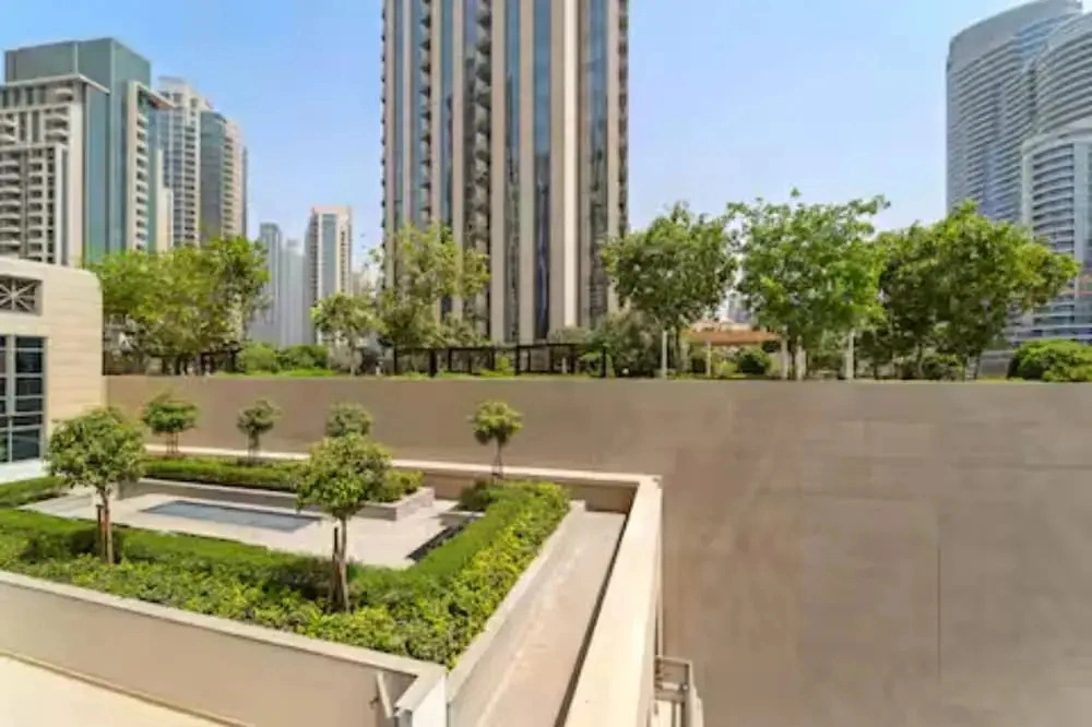 Lux Upscale Living Walk to Dubai Mall