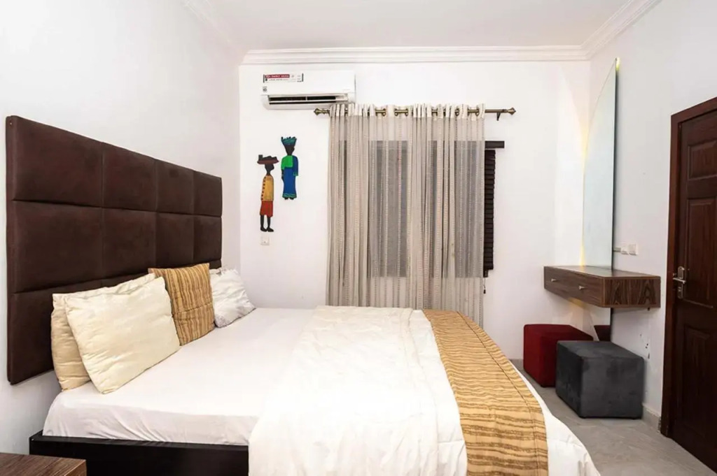 Plistbooking- Astounding 3 Bedroom Apartment Short Let In Lekki Lagos Nigeria