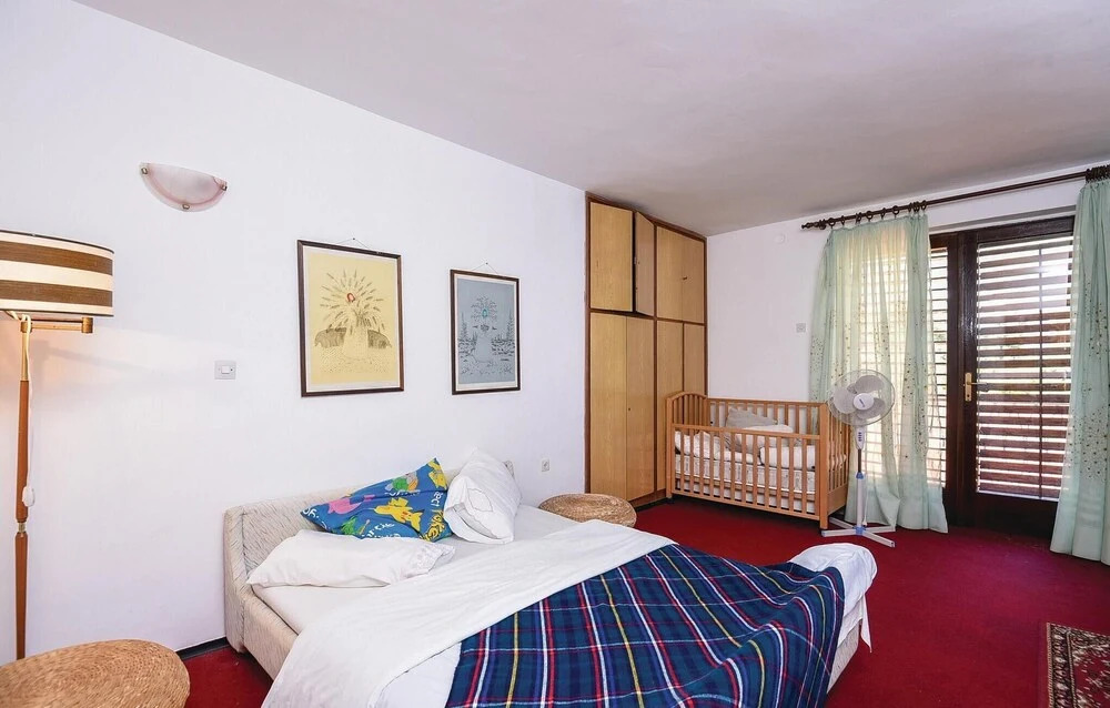 Awesome Home in Orebic With Wifi and 5 Bedrooms