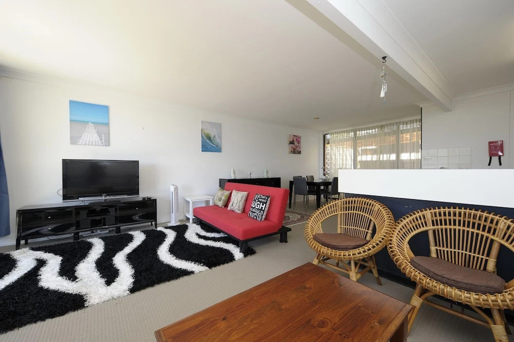 The Crest, Unit 5/6-8 Tomaree Road