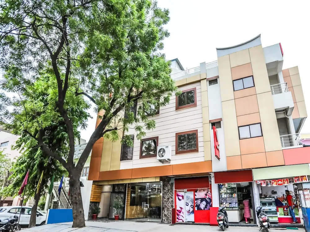 OYO 2681 Hotel Madhuram palace