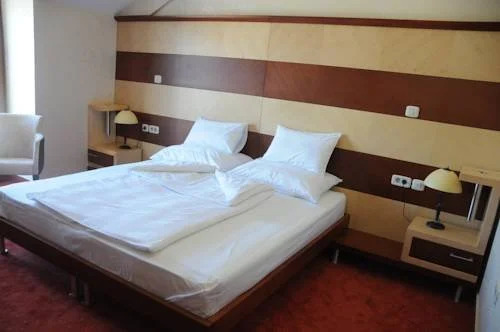 Hotel Marshal