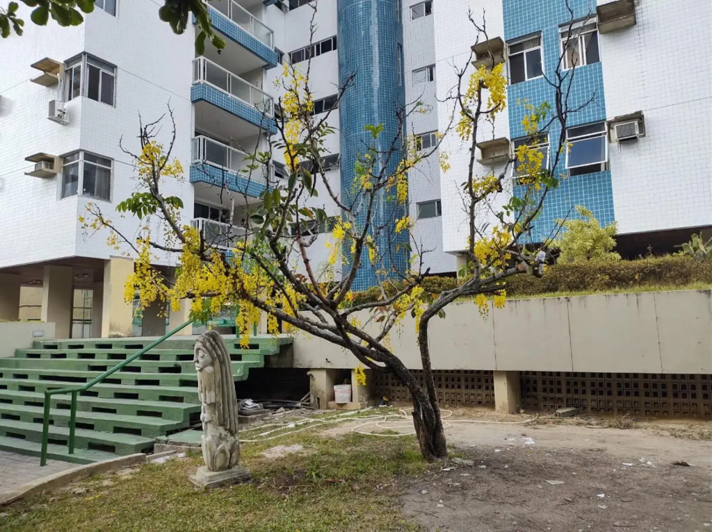 Apartamento amplo a 700 metros da praia