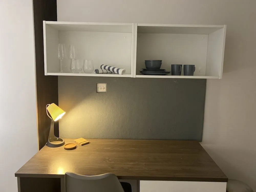 PS APARTMENTS