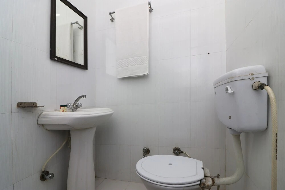 Hotel Ojus Tower by OYO Rooms