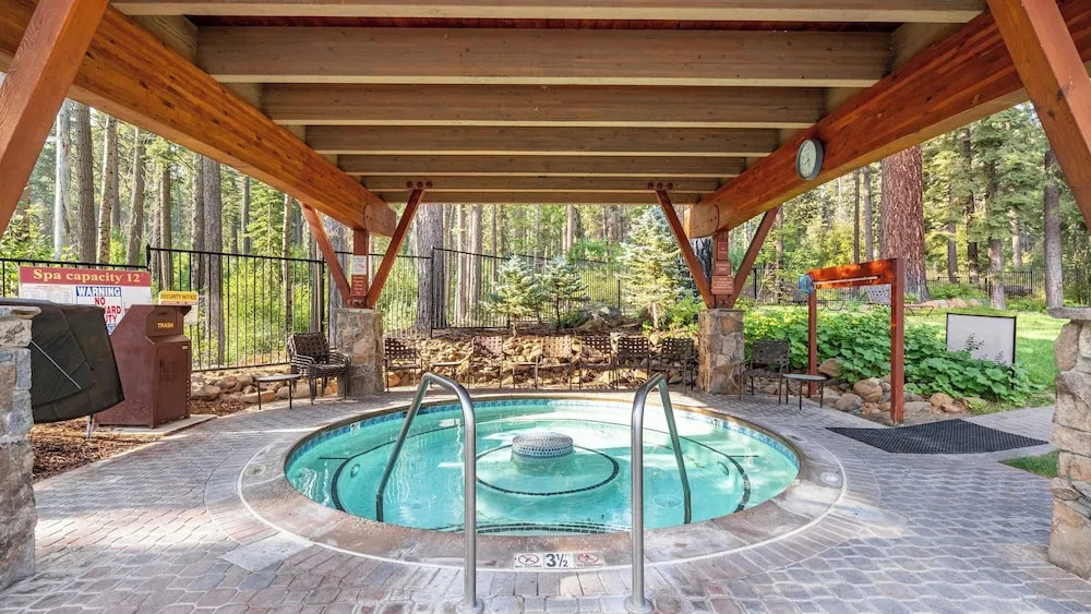 Hawk's Eye by Avantstay Cozy Condo w/ Views & Access to Northstar Resort Community