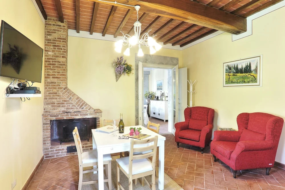 Luxury Villa in Tuscany with Pool near Pisa and Florence - Sixe Bedrooms 12 pl