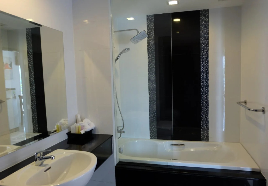 Phuket Seaview Resotel