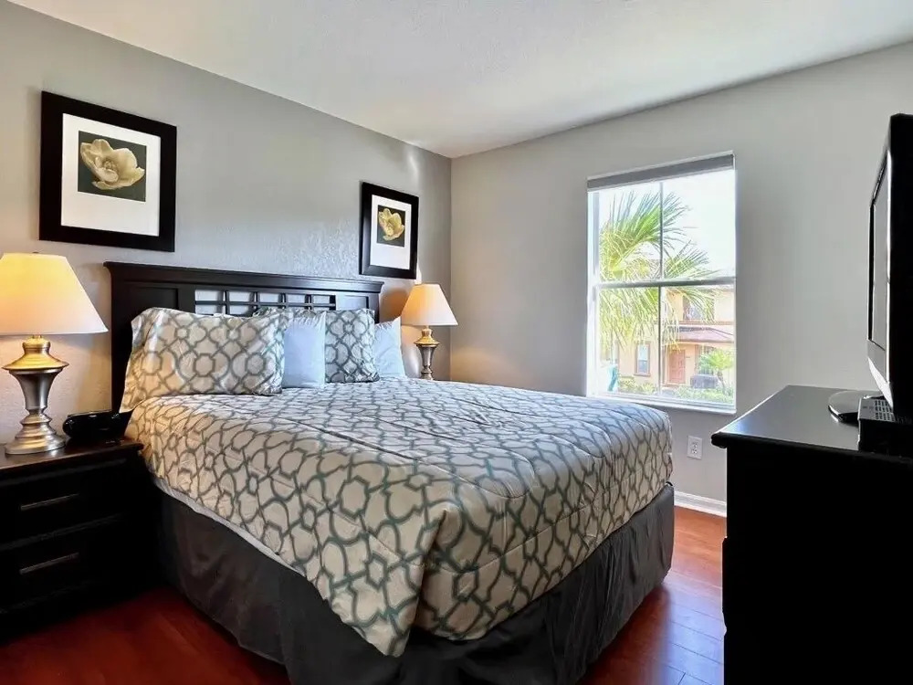 Spacious 4Bd TH Regal Palms 2530CA