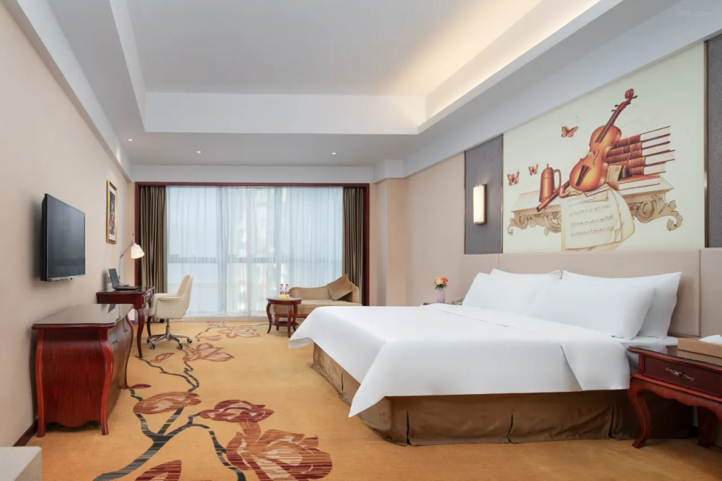 Vienna International Hotel Huiyang Municipal Square