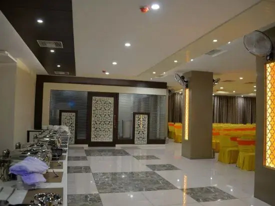 OYO 14494 Hotel Ramneek