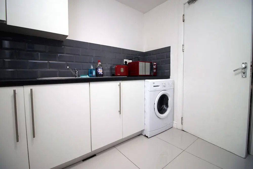 Comfortable Studio Near City Centre, Free Parking