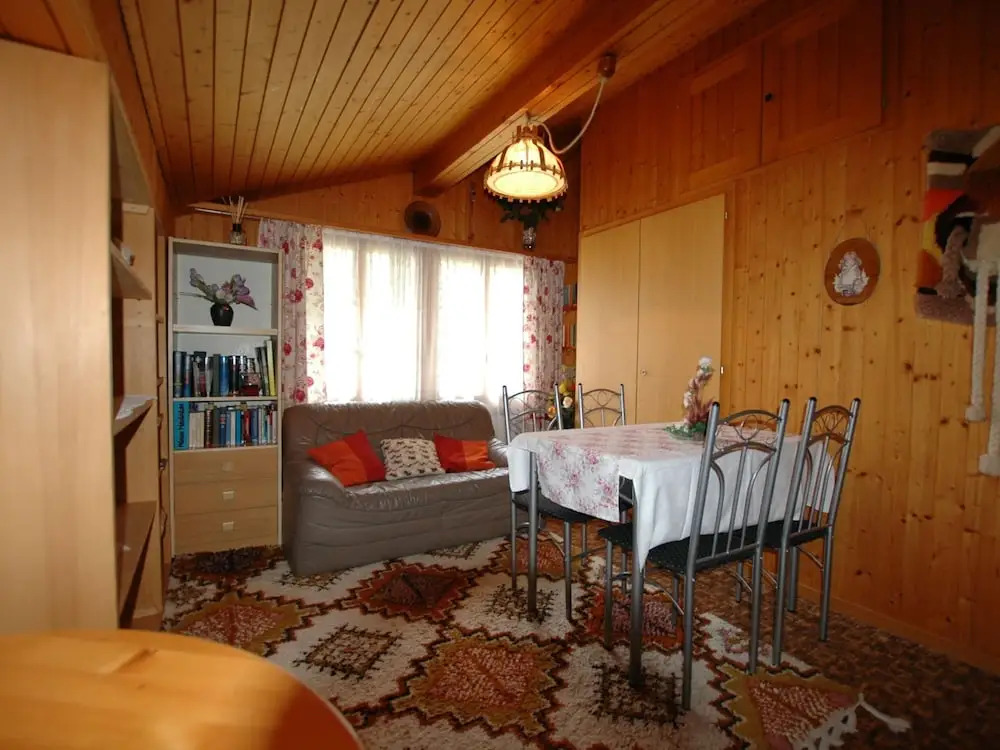 Pristine Home in a Charming Village, Large Grassy Sunbathing Area, View of the Mönch and Jungfrau