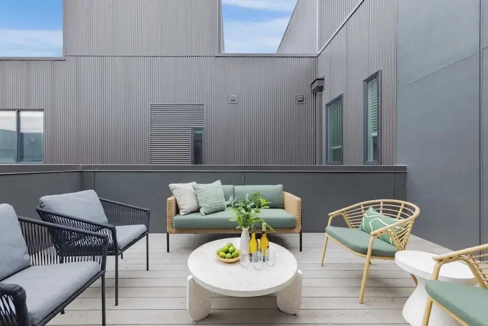 Sleeps 28 2 Units Near DT Nashville Outrider by Avantstay
