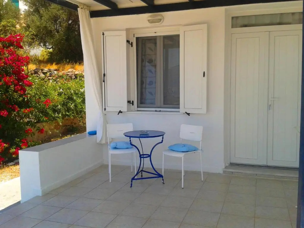 Georgia Rooms Milos