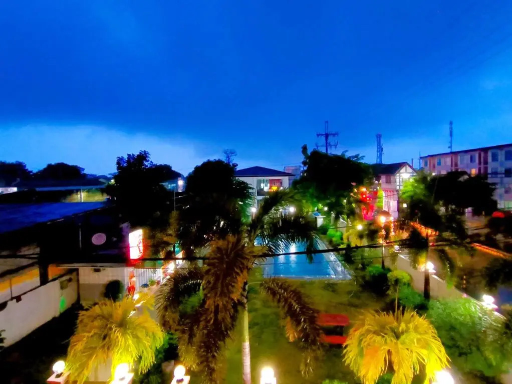 Mamby Gray's Place Balcony, Karaoke ,Wifi,Netflix &Kitchen