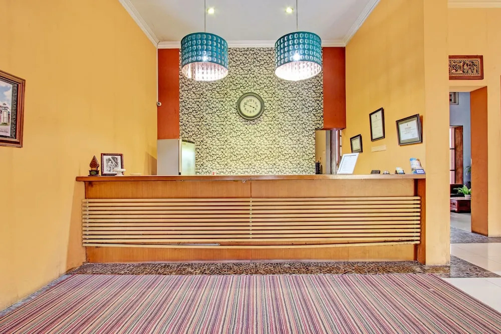 Super OYO Capital O 93240 Candra Dewi Hotel