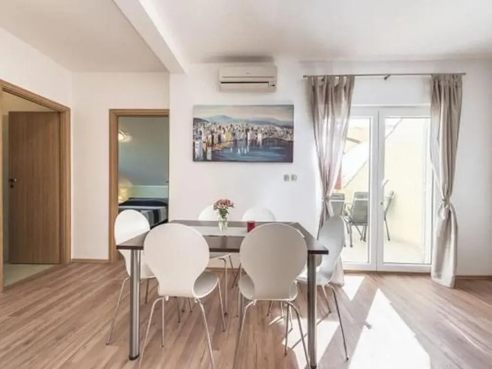 Apartment Luna Near the Beach