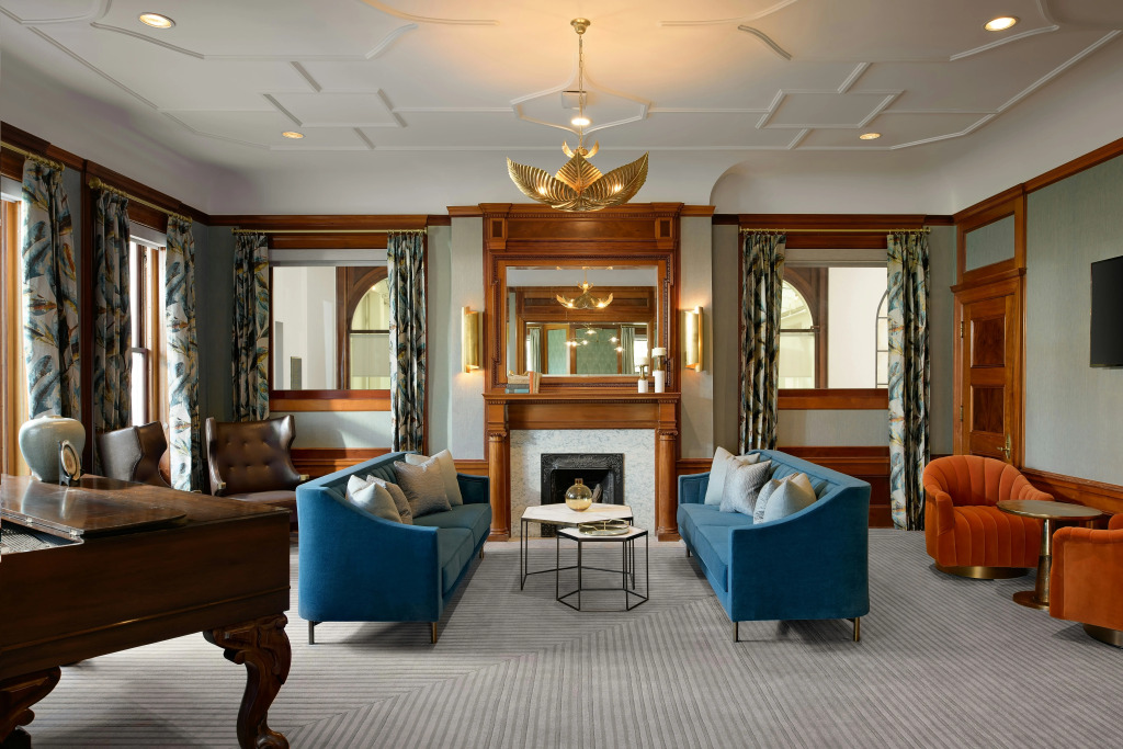 Hayes Mansion San Jose, Curio Collection by Hilton