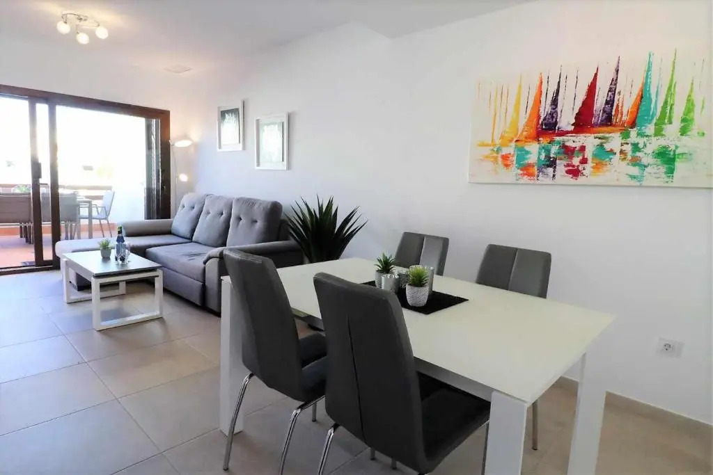 Los Veleros apartamento frente al mar con azotea y piscina compartida