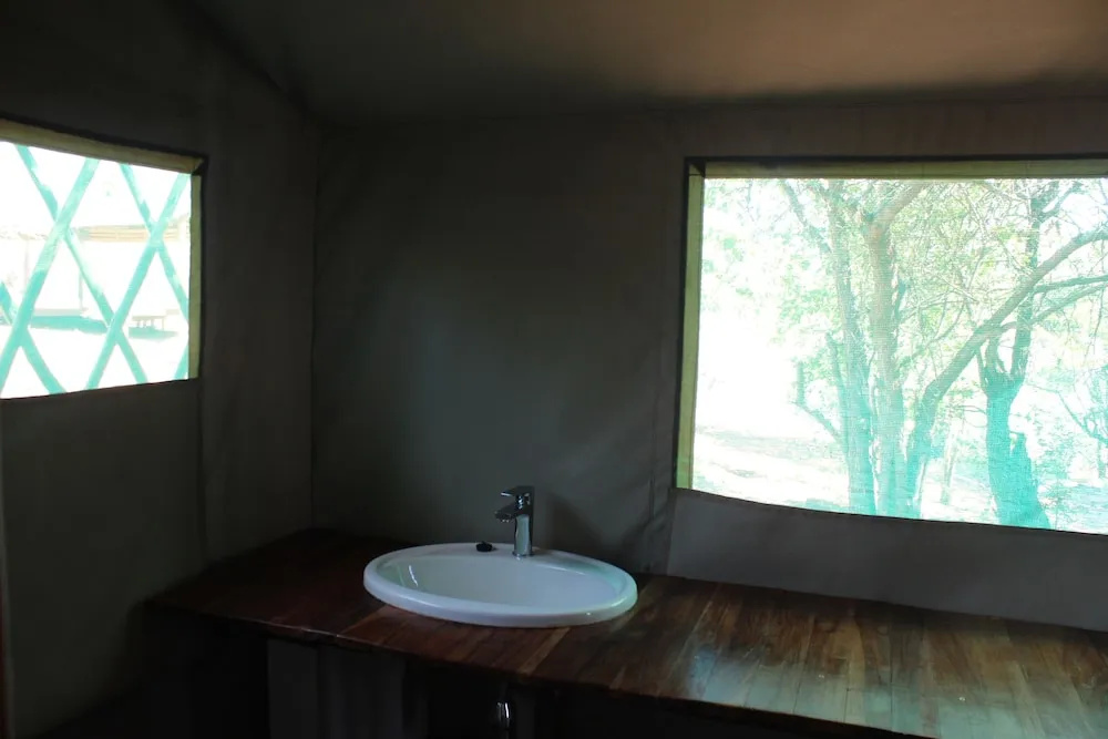 Mtomeni Safari Camp