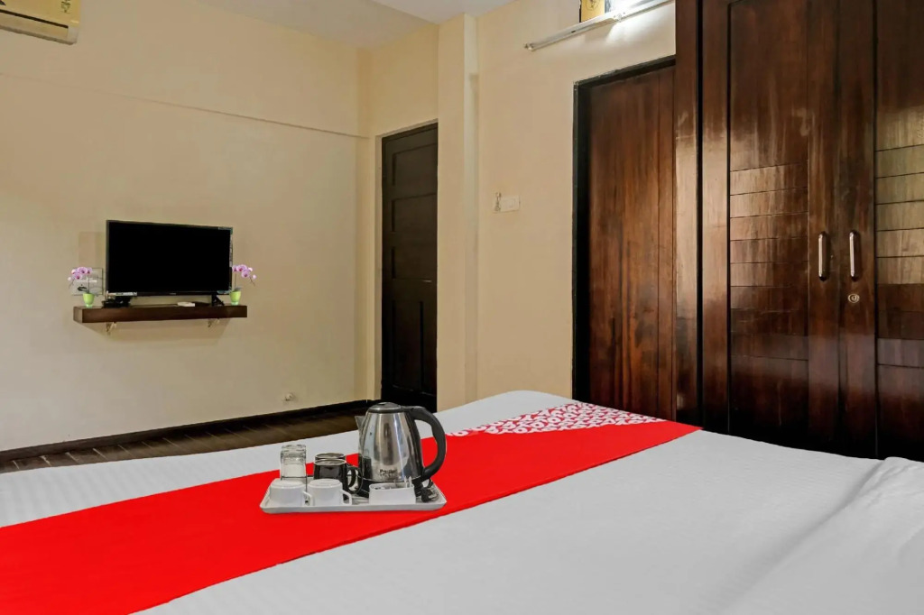 OYO 88551 Hotel Mira Residency