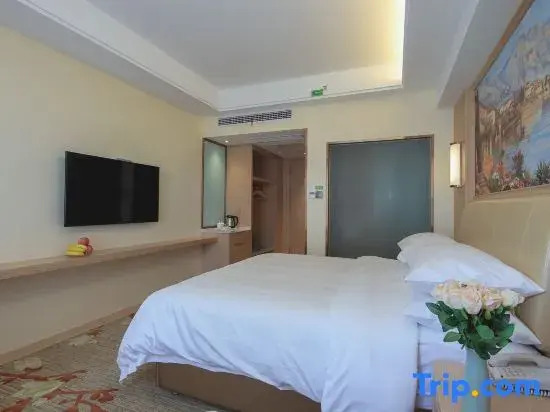 Vienna 3 Best Hotel (Chizhou Shangzhidu Financial Building)