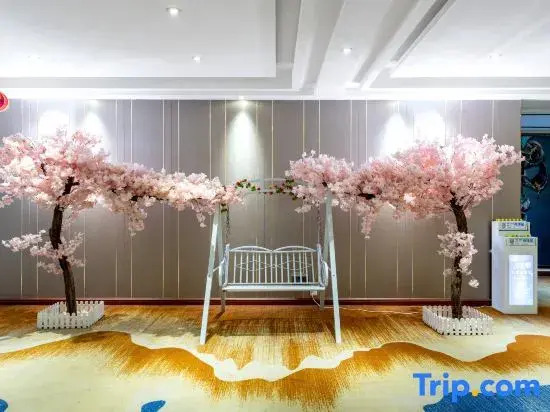 Zhongshan Baoyue Boutique Hotel (Xiaolan Town Baofeng Shopping Center)