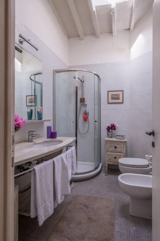 Cosy Suites in Glamorous Santo Spirito PLUS