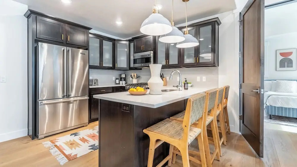 Kokopelli and Kestrel by Avantstay 2 Moderm Condos + Community Pool + Fireplace + Walk to Park City Lifts