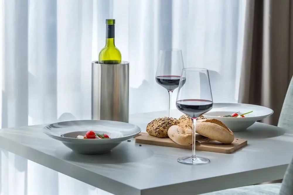 Apartments & Rooms Preelook
