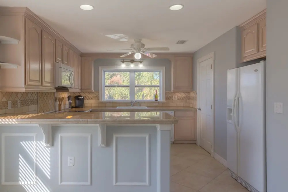 Pet Friendly Oceanviews Yellow A! Sleeps 6