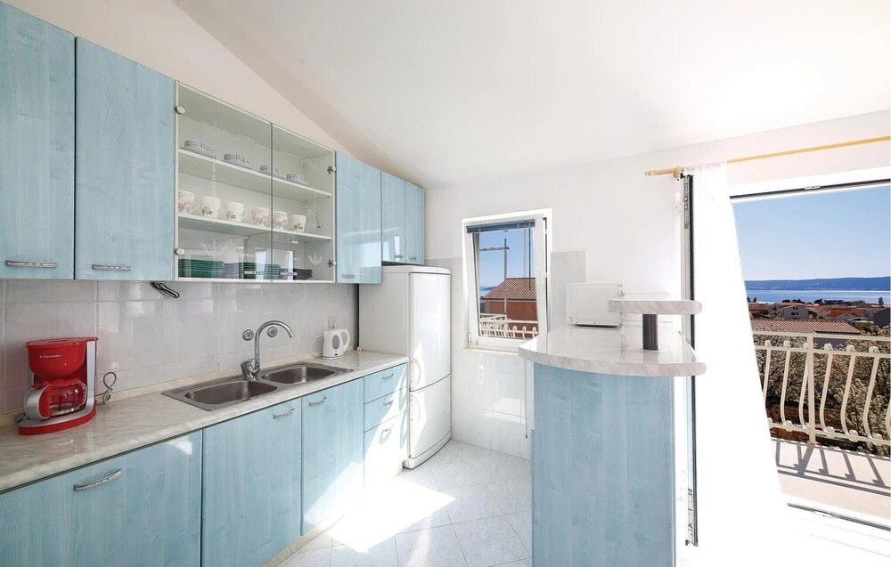 Nice Home in Kastel Luksic With Wifi and 3 Bedrooms