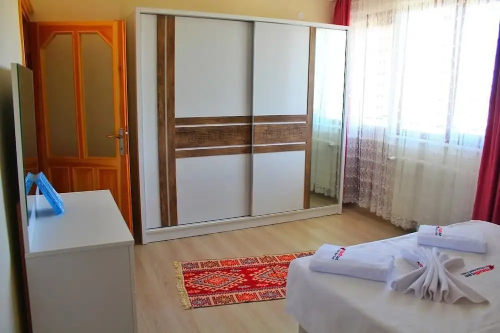 Ozgurcan Apart