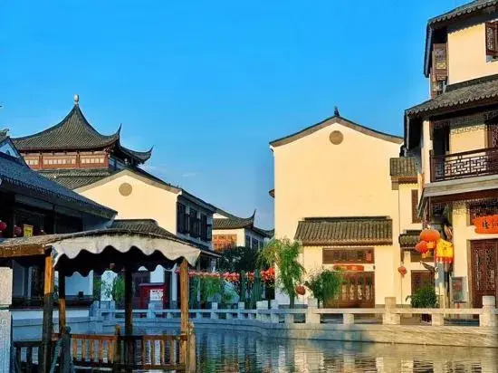 Star & Romantic Hotel (Honghe Water Town Huquan)